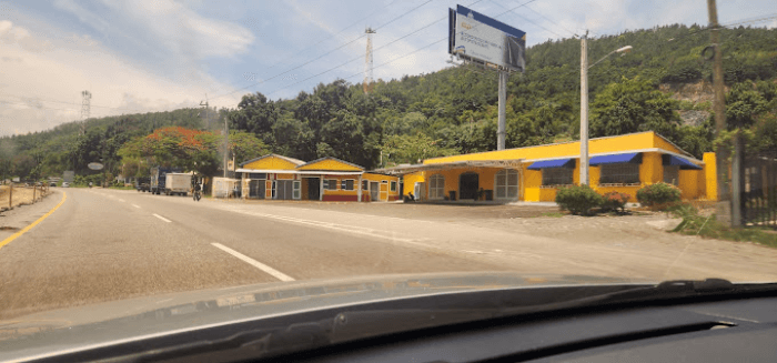 En Venta Punto Comercial Parador Turístico en La Vega - 1