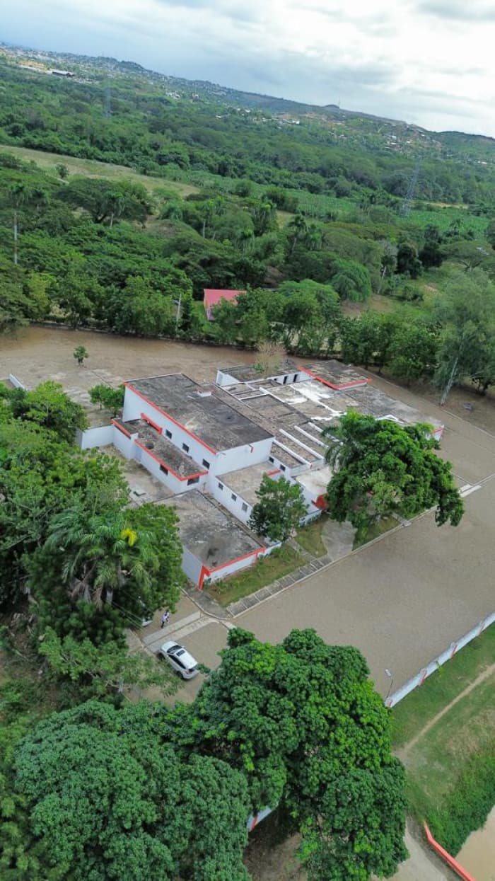Venta o Alquiler de local comercial en La Canela - 1