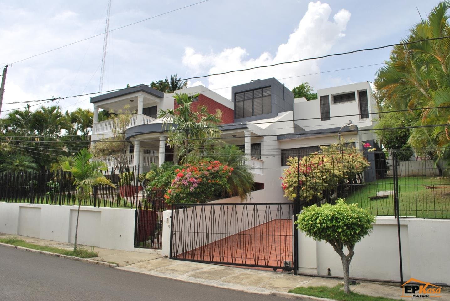 Casa amueblada con piscina de renta en Cerro Hermoso. - 1