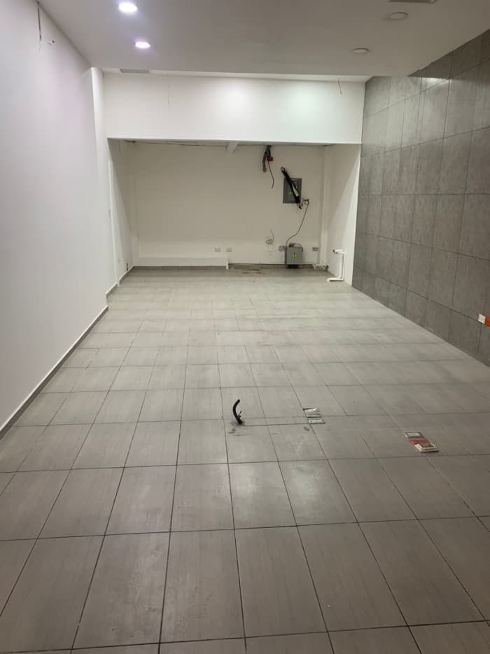 Local comercial en renta Plaza Internacional Santiago - 1