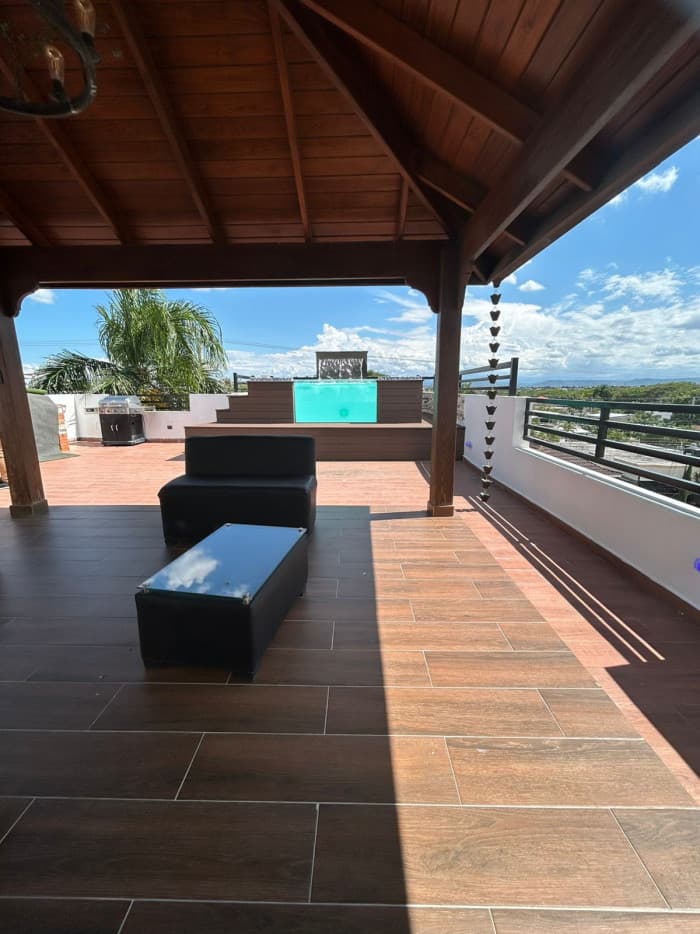 VENTA DE CASA DE TRES NIVELES EN LOS PRADOS - 1