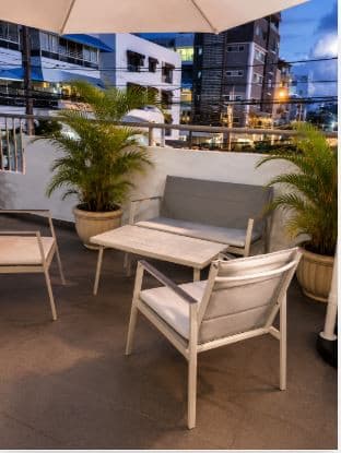 Apartamento con Terraza en Alquiler En Mirador Norte - 1