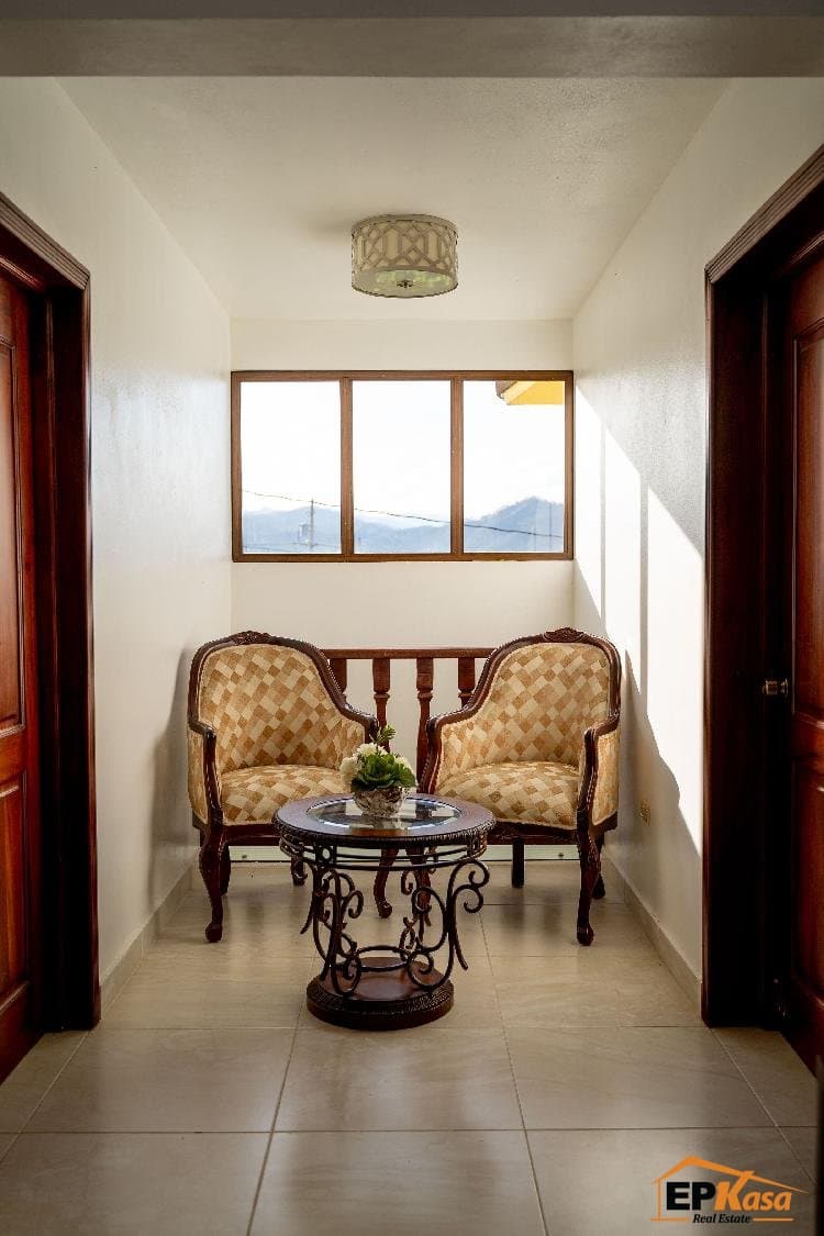 Casa de venta en Residencial cerrado, Jarabacoa - 1