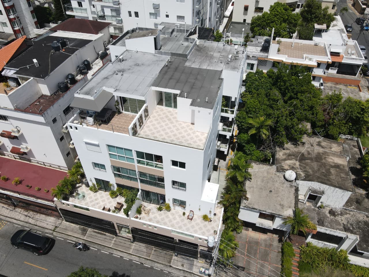 EN VENTA HERMOSO PENTHOUSE PROXIMO A LA CHURCHILL - 1