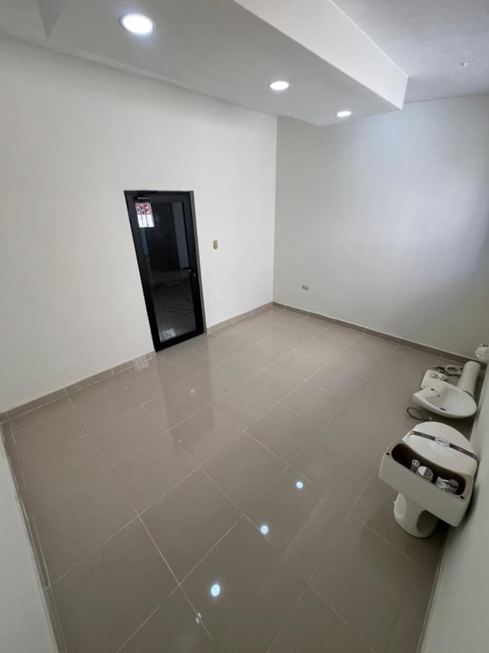 Local comercial en el Ensanche Claret - 1