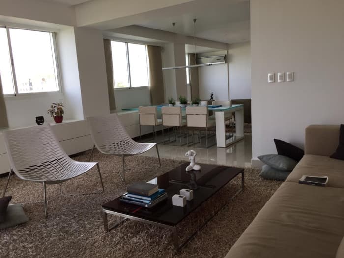 Apartamento semi-amueblado en alquiler en La Esmeralda! - 1