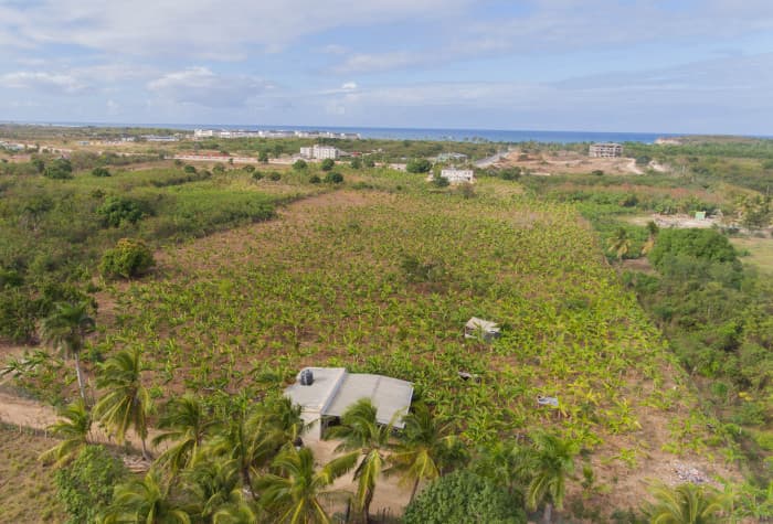 Terreno de Uso Comercial o Residencial Cerca de Playa - 1