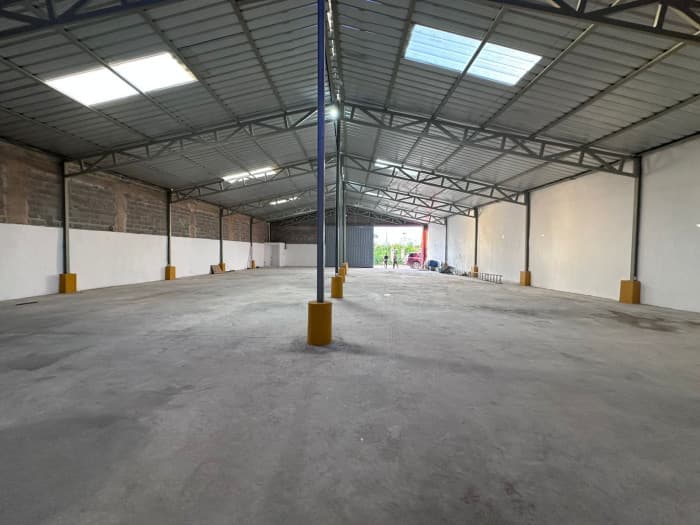 Nave Industrial en Alquiller en Las Americas SDE - 1
