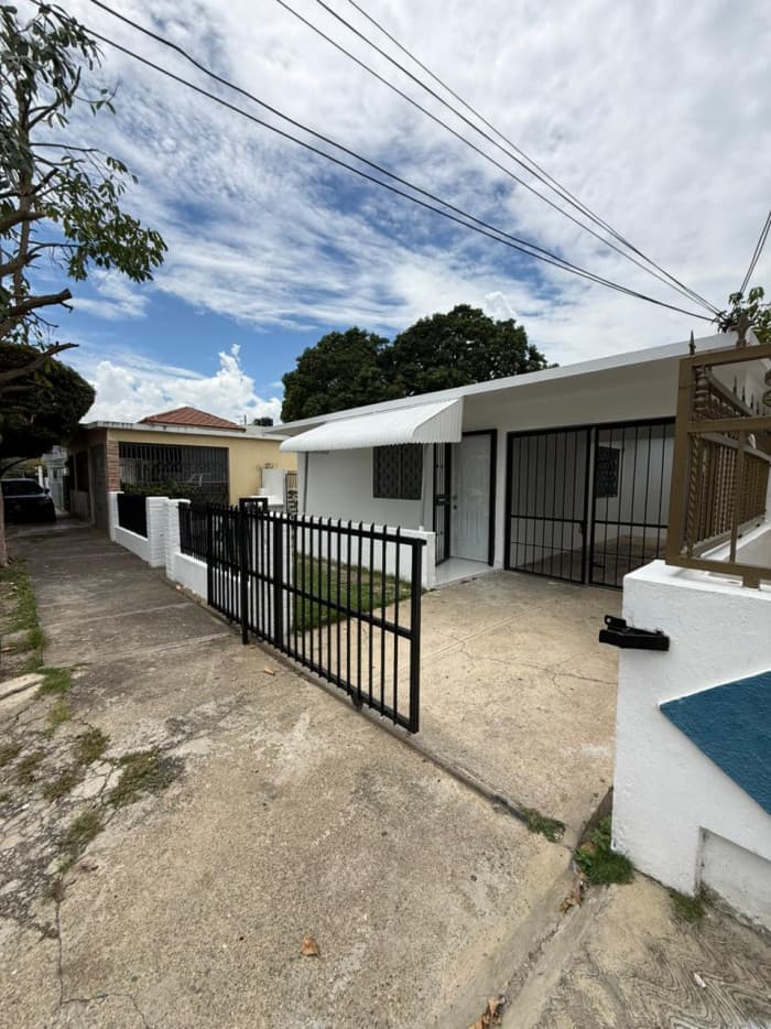 VENTA DE CASA EN REPARTO MANHATHAN , TIERRA ALTA - 1