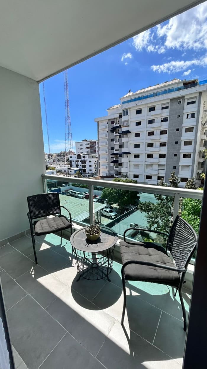 Apartamento Amueblado en Alquiler Evaristo Morales - 1
