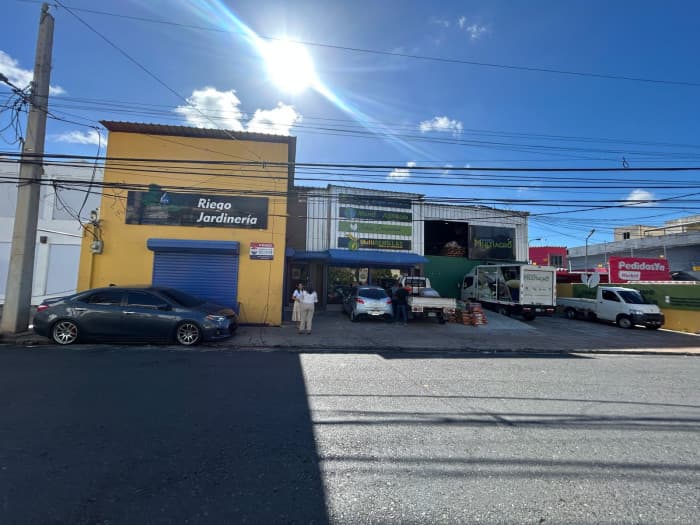 Venta de Local y Nave Comercial en Ensanche Quisqueya - 1