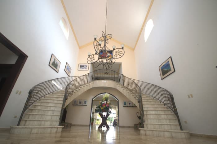 En Venta Villa Amueblada en Guavaberry Golf - 1