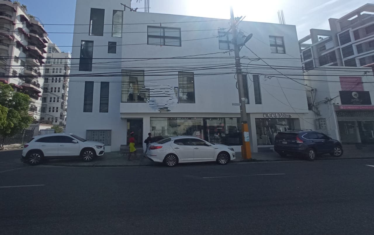 Local Comercial en Alquiler en Bella Vista - 1