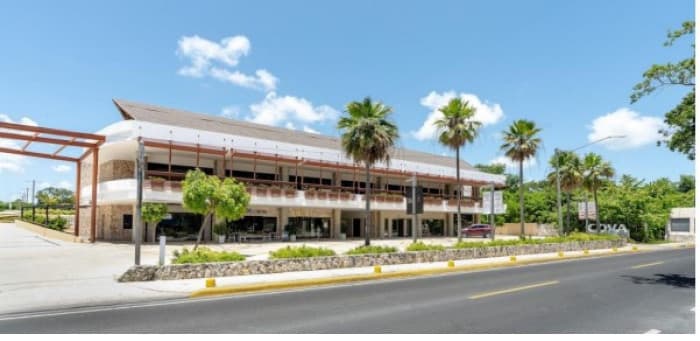 Local en Alquiler en Bavaro para tu negocio 2do Nivel - 1