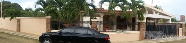 Casa Amplia con jardín en lugar tranquilo . - 1