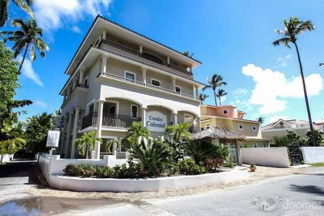 Oportunidad Inversion Punta Cana  - Vendo Edificio 900 m2  con Playa Privada  y Negocio funcionando - - 1
