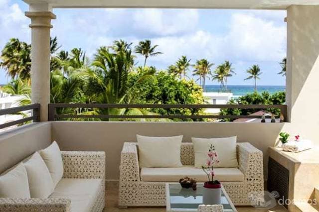 Ventas Apartamentos y Casas Punta Cana - Se Vende Edificio con 3 Apartamentos y local Comercial en Punta Cana - 1