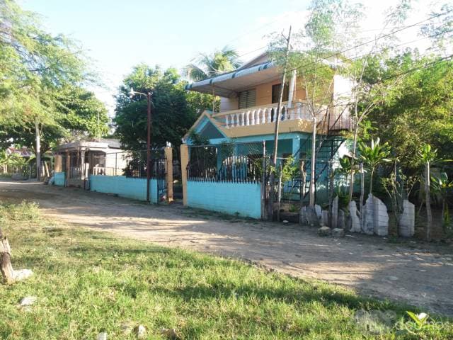 CASA EN VENTA EN QUINIGUA VILLA GONZALEZ - 1