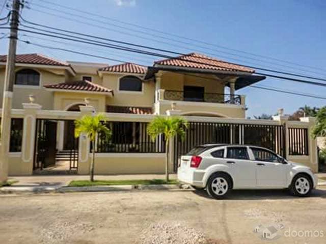 CASA EN VENTA EN URBANIZACION THOMEN SANTIAGO - 1