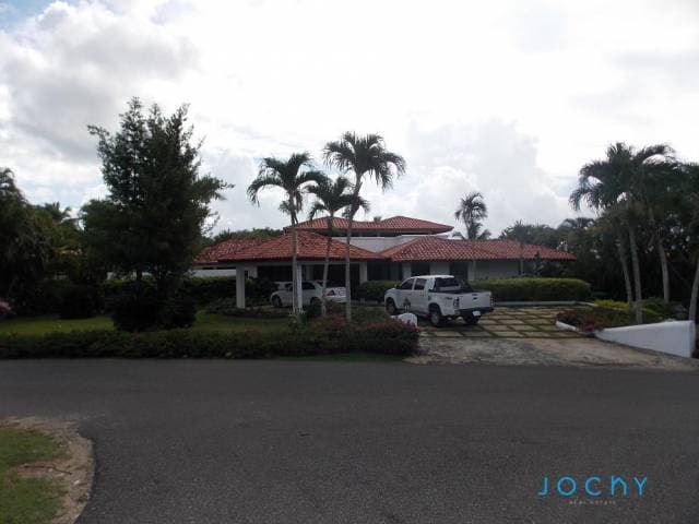 Jochy Real Estate, Vende Villa, En Casa De Campo La Romana - 1