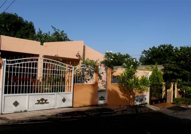 Casa 250m2 de Construcción 3 Habitaciones y 2 baños - 1