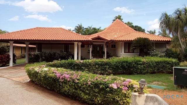 Jochy Real Estate, Villa en Casa de Campo, La Romana, R,D - 1