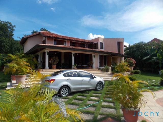 Jochy Real Estate, Vende Villa En Casa de Campo, La Romana, R,D - 1