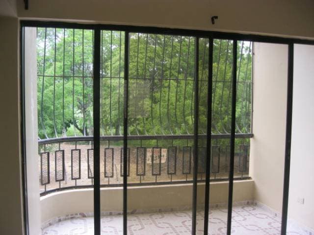 Apartamento de 3 habitaciones cerca de la Zona Franca - 1