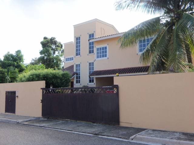 Venta de casa en Torre Alta en Puerto Plata - 1