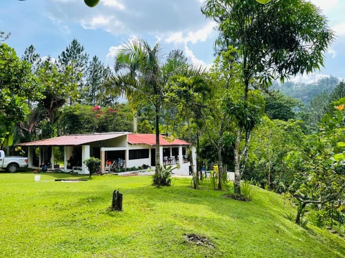 Casa en venta en las montañas Piedra Blanca Bonao - 1