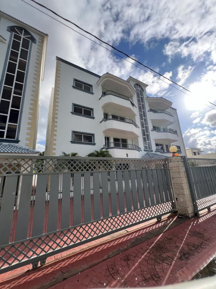 VENTA DE APARTAMENTOS PROXIMO AL AEROPUERTO , SANTIAGO - 1