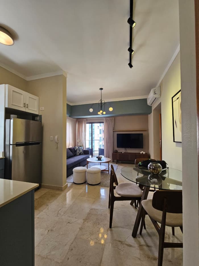 En Alquiler Apartamento Amueblado Evaristo Morales DN - 1