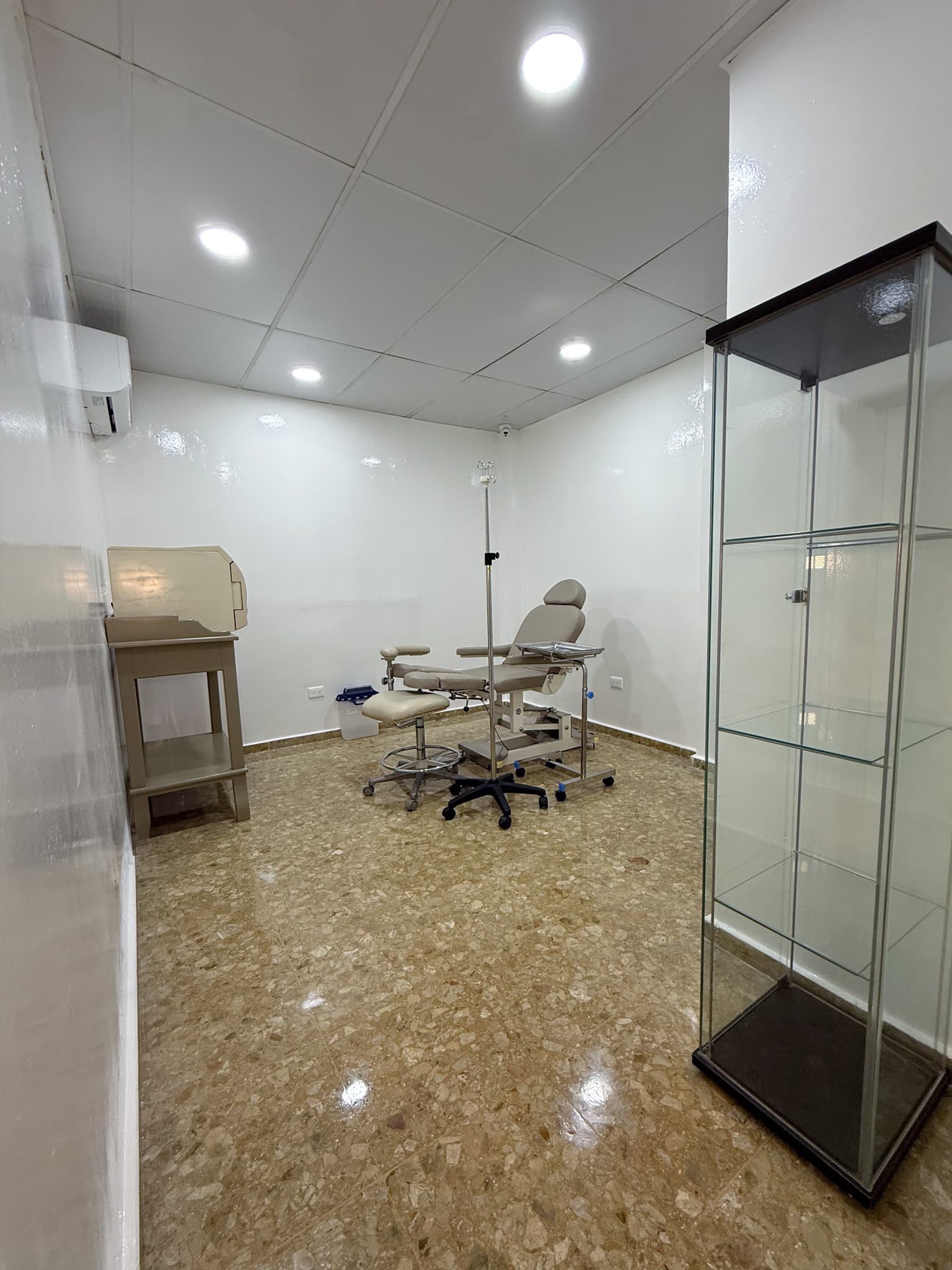 Consultorio en alquiler próximo a la Plaza de La Salud - 1