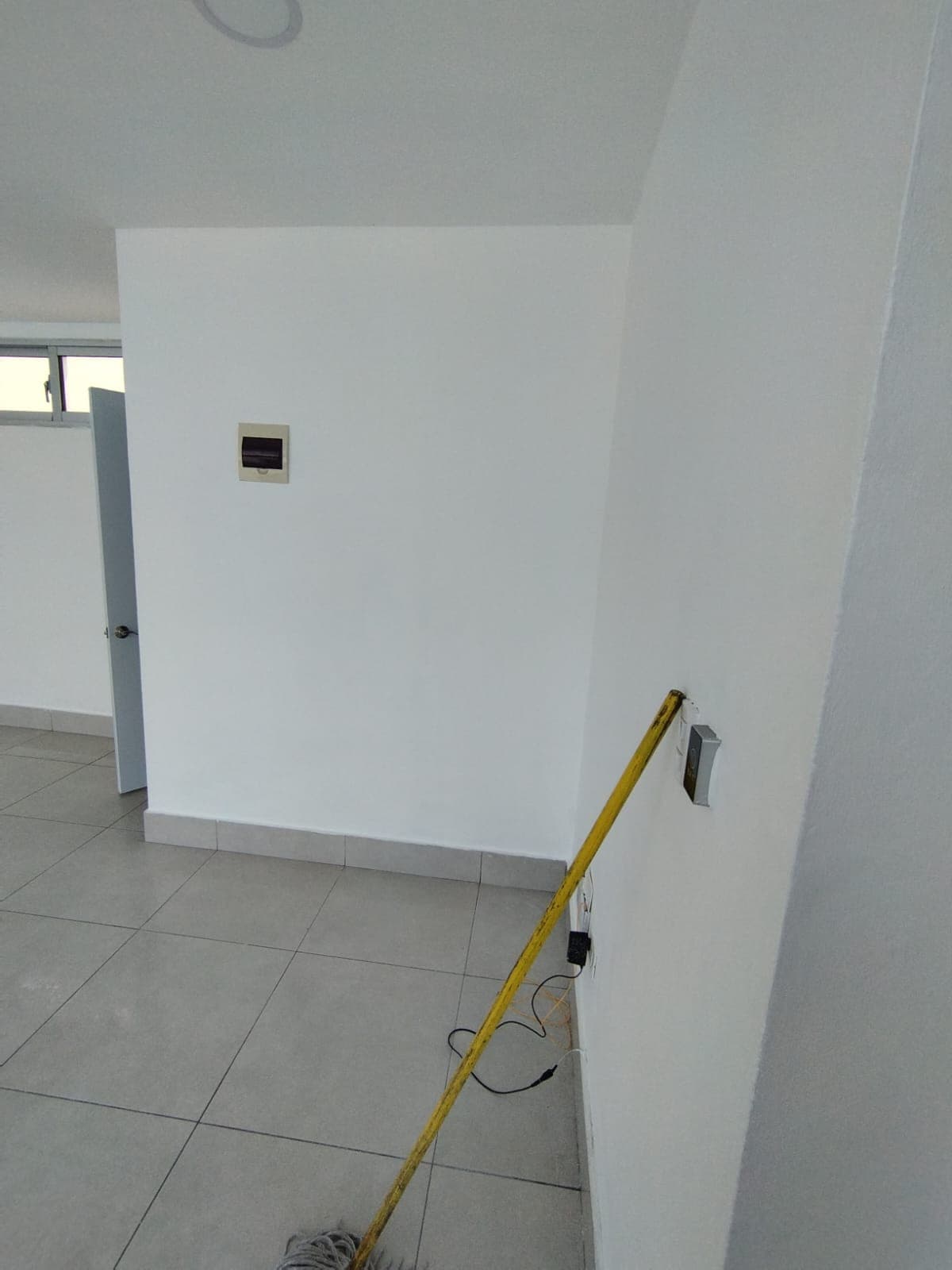 Rento Local Comercial Av. Núñez De Cáceres de 40.22mts - 1