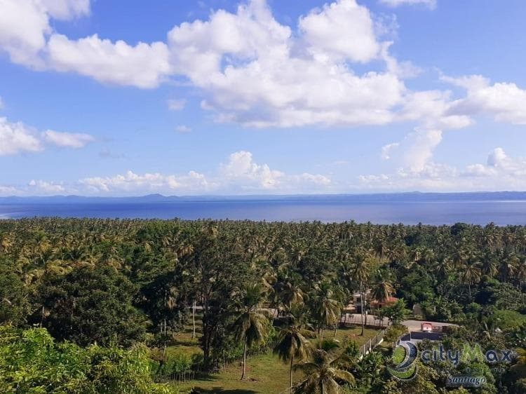 Espacioso terreno residencial en venta en Samaná - 1