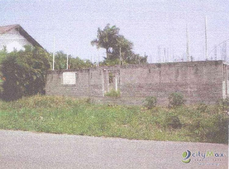 TERRENO EN VENTA CON MEJORA EN GUAVABERRY - 1