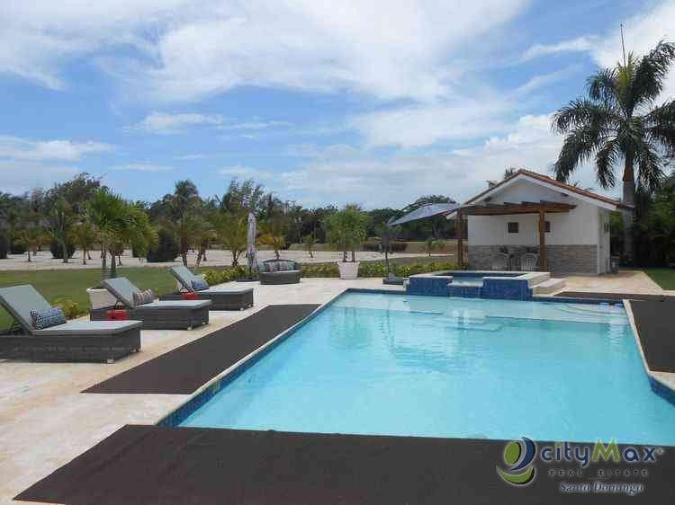 VILLA EN VENTA EN METRO COUNTRY CLUB JUAN DOLIO - 1