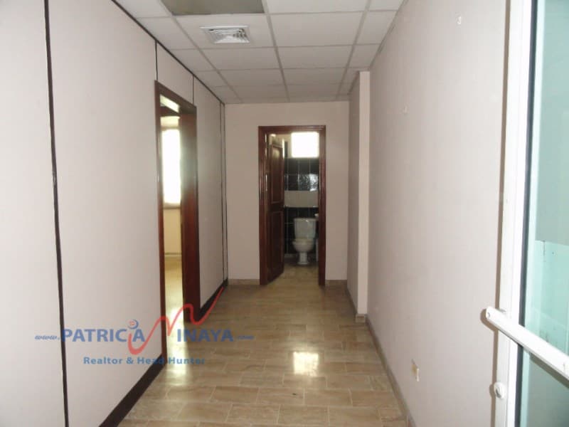 Alquiler/ Venta oficina comercial Gazcue con baño - 1