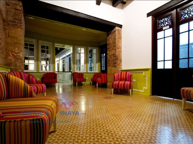 Vendo / Alquilo Hermoso Hotel Restaurante en la Zona Colonial - 1
